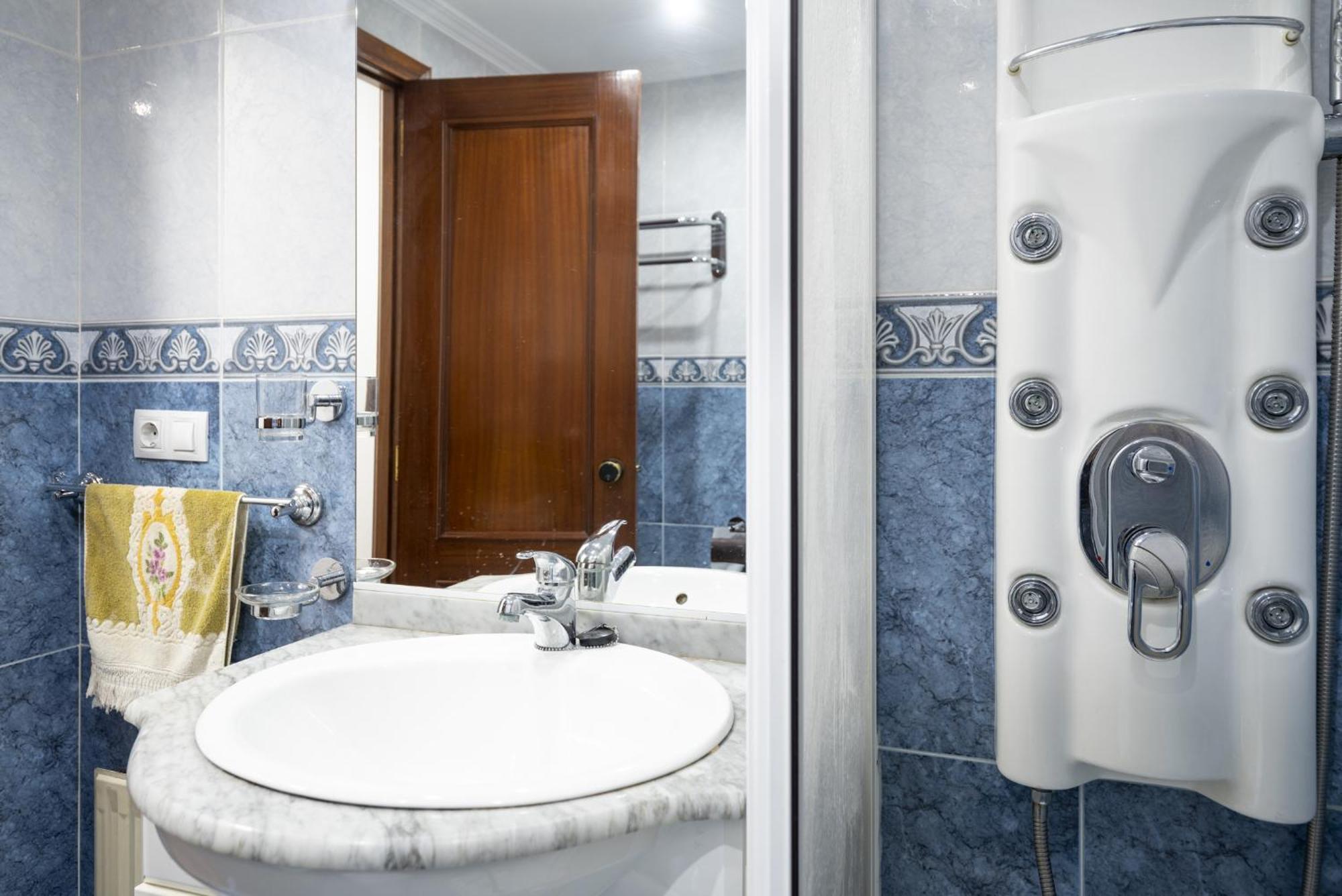Castilla Con Parking Apartment *